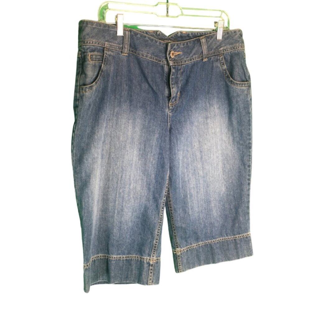 Madison Washed Denim Long Shorts Size 14 EUC - Picture 3 of 9